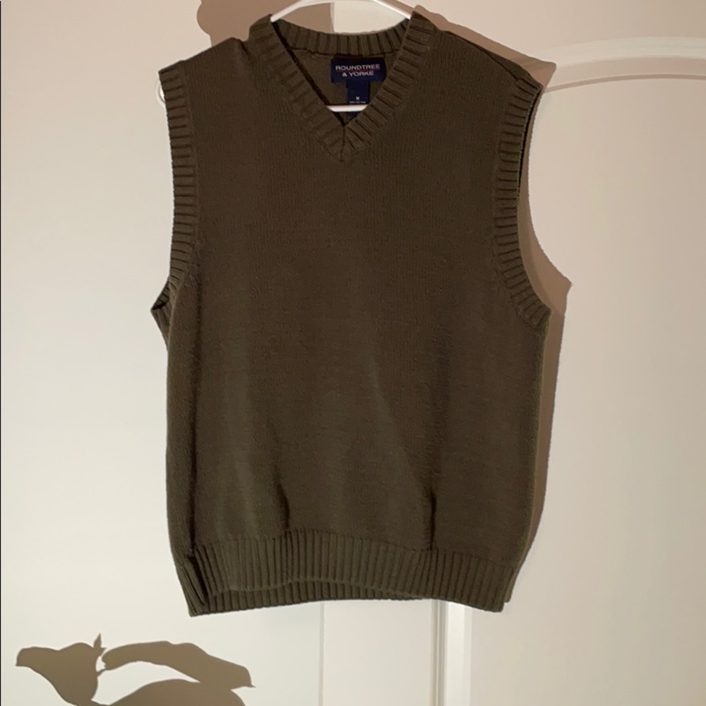 Sweater vest